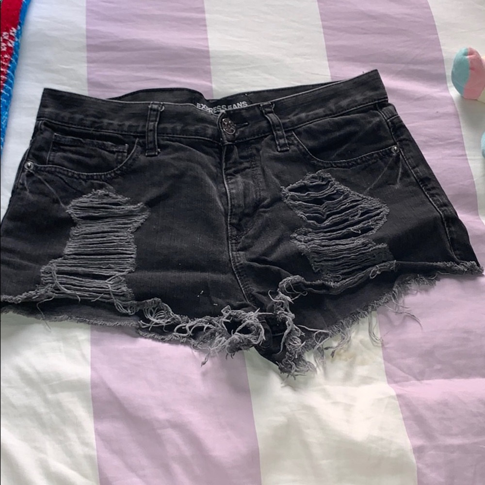 Cute ripped black shorts